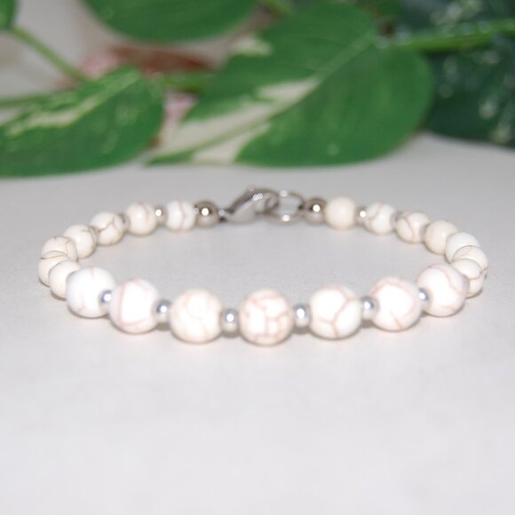 Howlite Bracelet,Clasp Closure Bracelet,White Howlite Stone Bracelet - Picture 2 of 3